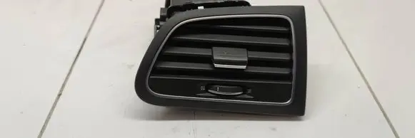 Renault Megane IV Dash center air vent grill 687600666R 20160531