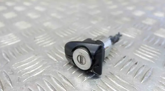 Toyota Yaris XP210 Front door lock (next to the handle) 690050DM40