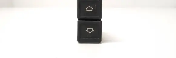 Citroen Xsara Picasso Electric window control switch 03682