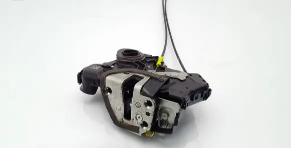 Toyota Auris 150 Front door lock 6904002210 6971002070 6975002100