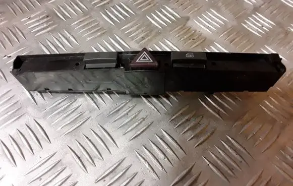 Opel Astra H Hazard light switch 03758075