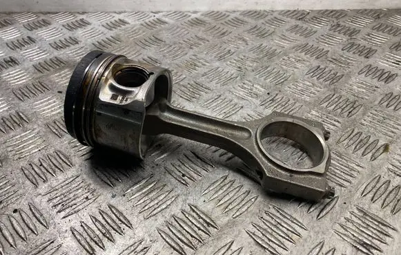 Mini Cooper Countryman R60 Piston with connecting rod 543