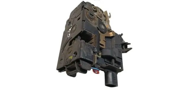 Volkswagen Golf IV Rear door lock 