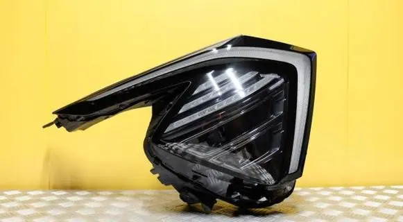 KIA Sportage Headlight/headlamp 92102-DW110 2549