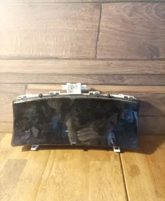 Toyota Corolla E120 E130 Speedometer (instrument cluster)