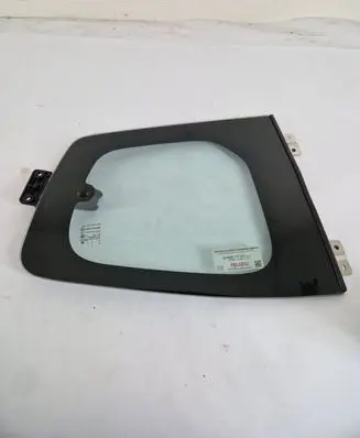 Isuzu D-Max Rear side window