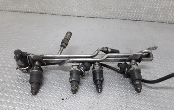 Audi A4 S4 B5 8D Fuel injectors set 050133681A