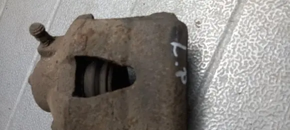 Volkswagen Polo Front brake caliper