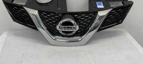Nissan X-Trail T32 Front bumper upper radiator grill 623104CE0A