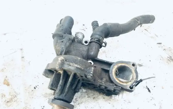 Volkswagen Golf III Water pump 028121031e