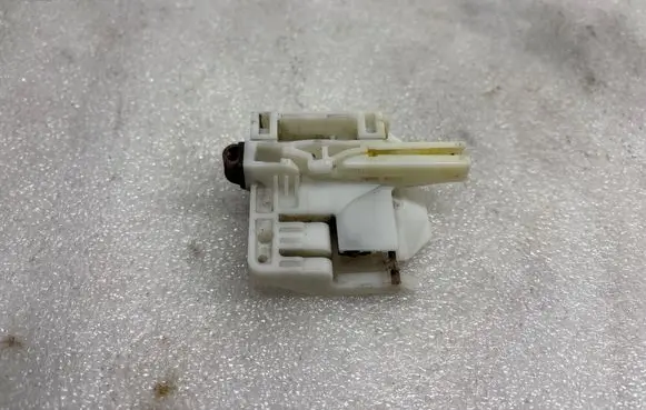 BMW X1 E84 Door glass rail 973604