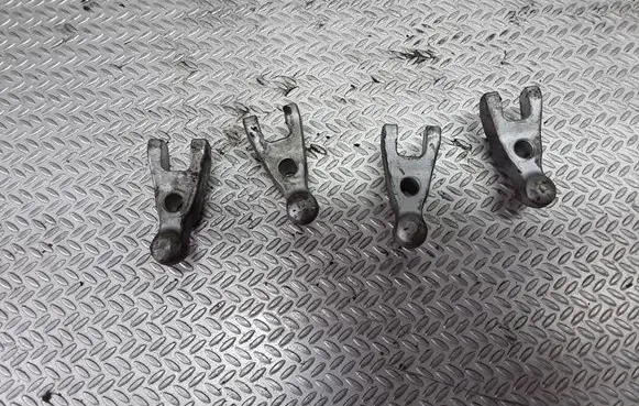 Opel Vectra C Fuel Injector clamp holder