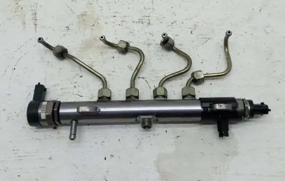 Opel Insignia A Fuel main line pipe 55564168