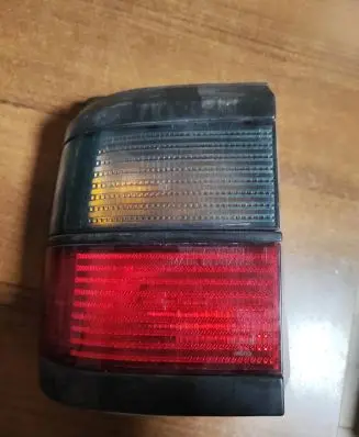 Volkswagen PASSAT B3 Rear/tail lights 333945111