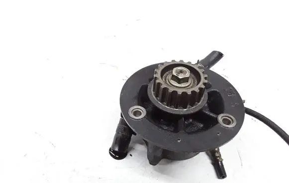 Nissan Primera Vacuum pump 146502J601