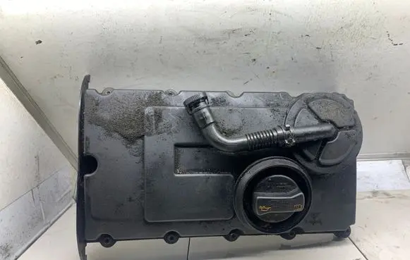 Volkswagen Touran I Rocker cam cover 