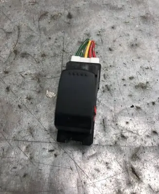 Suzuki SX4 Electric window control switch 62J002716T