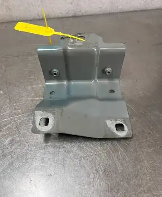 Renault Master IV Fender mounting bracket 663502484R