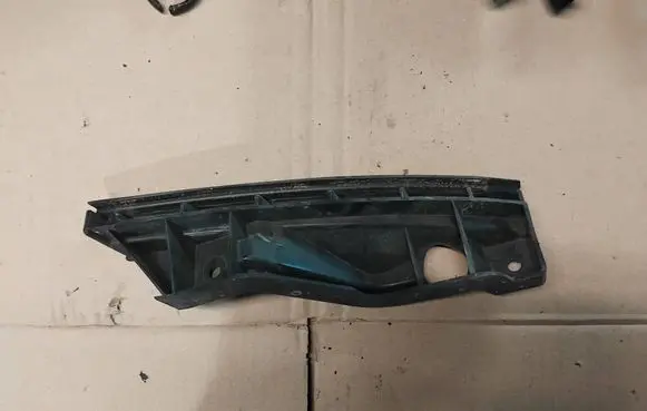 Volkswagen Caddy Front bumper mounting bracket 1T0807889A
