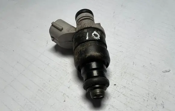 Mitsubishi Colt CZ3 Fuel injector MR988977