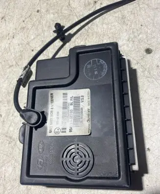 KIA Sorento Door central lock control unit/module 954113E780 10R020746 S62560003936C