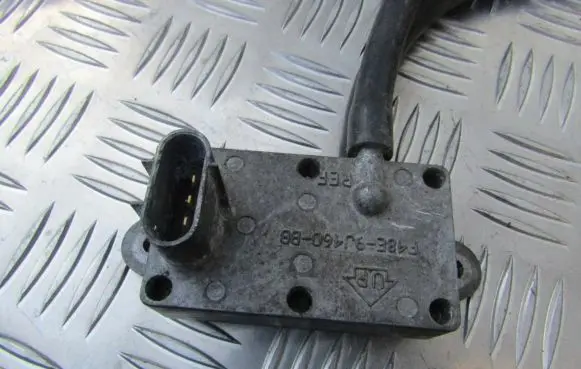 Ford Mondeo MK II Air pressure sensor F48E9J460BB F48E-9J460-BB