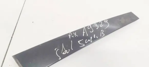 Skoda Superb B5 (3U) Front door glass trim molding 3B0837901