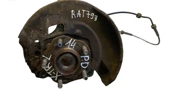 Front wheel hub