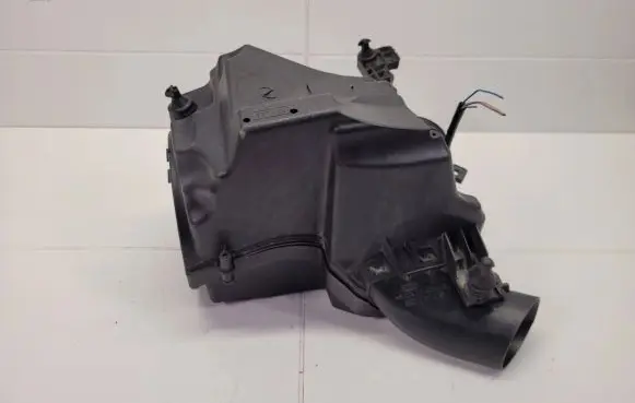 Ford Kuga II Air filter box CV61-9600-DC
