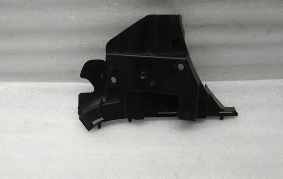 Volvo V70 Front bumper mounting bracket 31265344