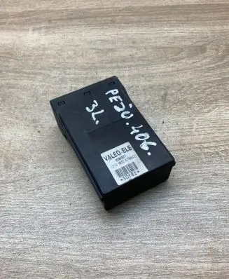 Peugeot 406 Central locking relay 9630668977