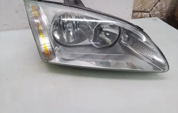 Ford Focus Headlight/headlamp