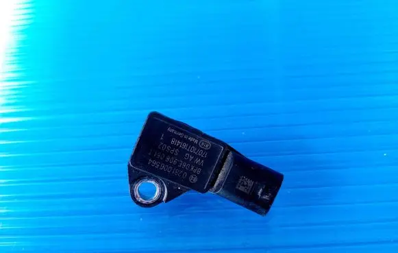 Audi A6 Allroad C7 Air pressure sensor 0281006564 06E906051T