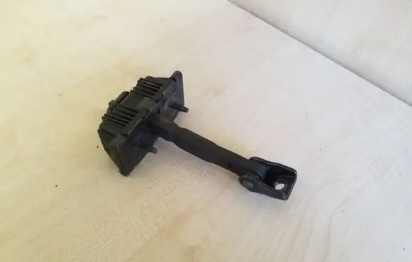Toyota Avensis T250 Front door check strap stopper
