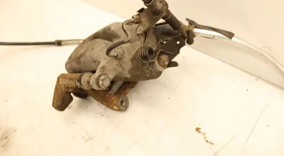 Volkswagen Jetta V Rear brake caliper