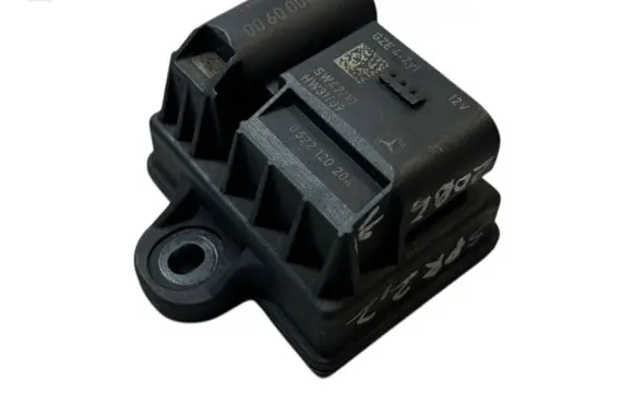 Mercedes-Benz Sprinter W906 Glow plug pre-heat relay A6519000900