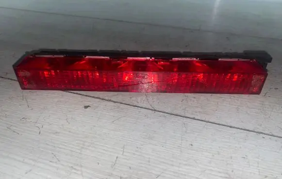Ford Mondeo Mk III Third/center stoplight 1S7113A513AE