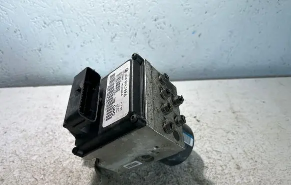 Volkswagen PASSAT B6 ABS Pump 3C0614109A 16420502 16420302A