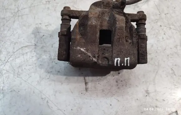 Suzuki Grand Vitara II Front brake caliper