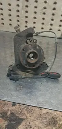 Opel Corsa D Front wheel hub