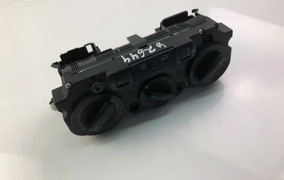 Volkswagen Golf V Interior fan control switch 53701