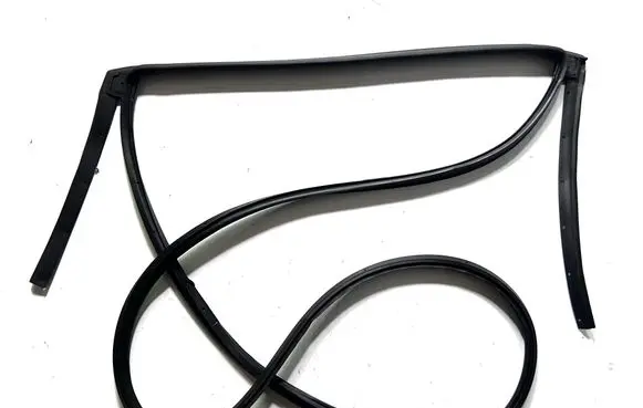 Nissan Rogue Rubber seal rear door 828317FL0A 828314BA0A