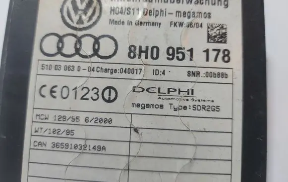 Audi A4 S4 B7 8E 8H Alarm control unit/module 8H0951178