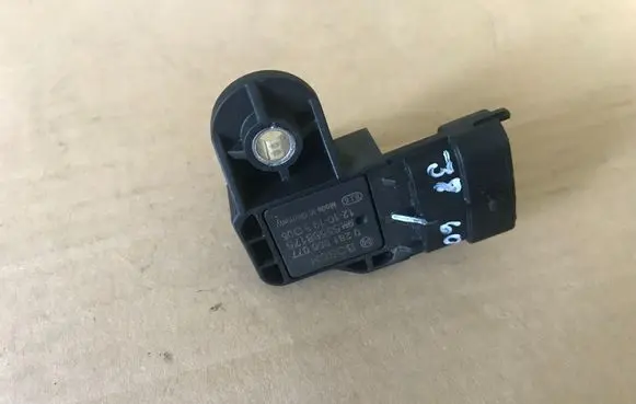 Opel Insignia A Air pressure sensor 55568175