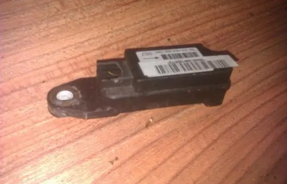 Mercedes-Benz C W203 Airbag deployment crash/impact sensor 0018204426