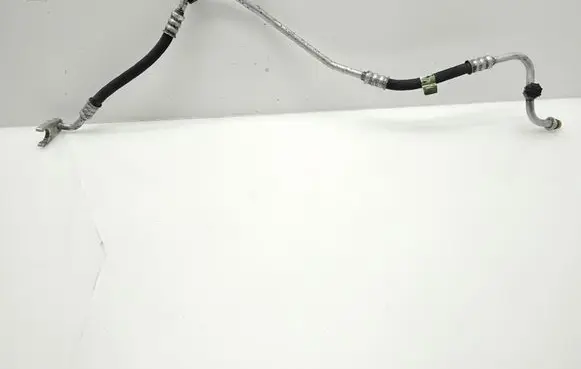 Mercedes-Benz Vito Viano W639 Air conditioning (A/C) pipe/hose 6398300115