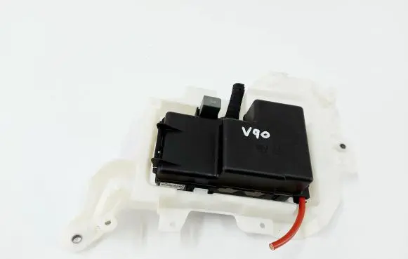 Volvo S90, V90 Fuse box cover 31384034