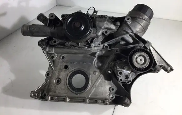 Mercedes-Benz C W203 Timing chain cover R611015110211