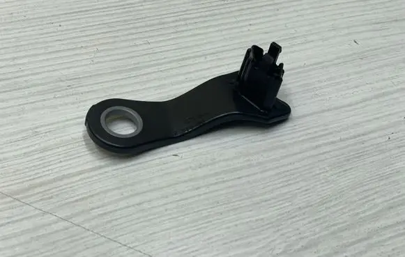 BMW 5 E60 E61 Headlight/headlamp mounting bracket 6949633