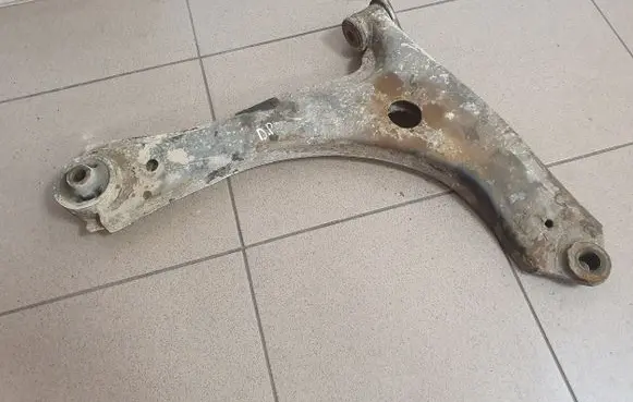 Front lower control arm/wishbone